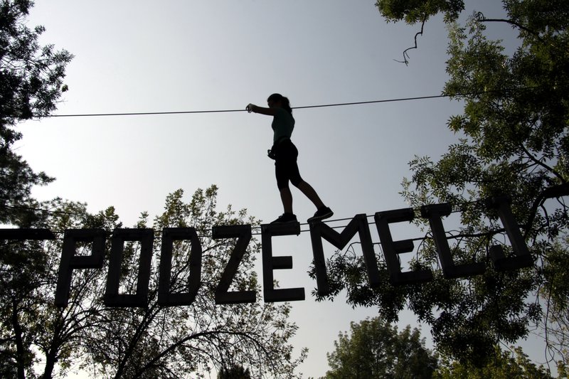 Športni dan 6.-9. razreda v adrenalinskem parku v Podzemlju