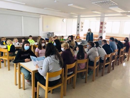 Medgeneracijsko branje – skupno branje učencev 9. in 1. razreda