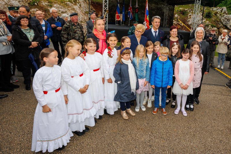 Slovesnost ob dnevu slovensko-britanskega prijateljstva v Gornjem Suhorju pri Vinici 2023