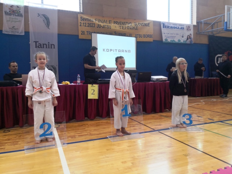 Ju-jitsu – uspešni na državnem prvenstvu v prikazu tehnik za otroke