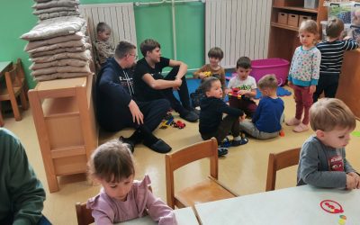 ŠOLSKA DEJAVNOST – IGRE S PREDŠOLSKIMI OTROKI