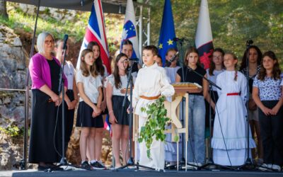 Nastop učencev v Gornjem Suhorju